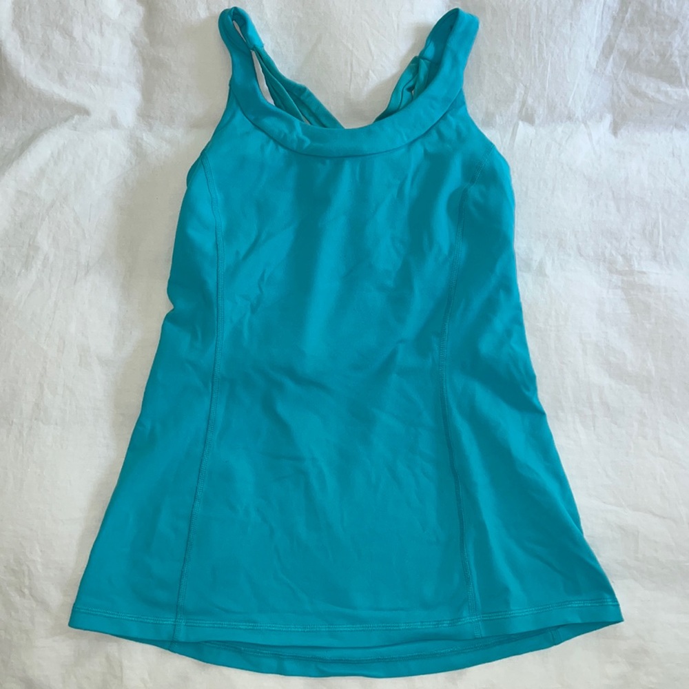 Cross Back Lululemon Tank Top with built in sports bra